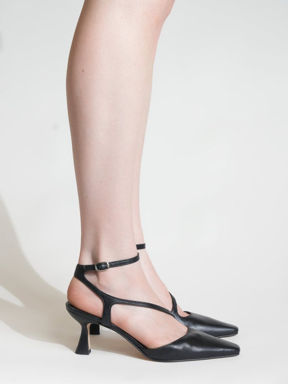 NWT Marion Parke Almeria Black Heel in Black / 37.5